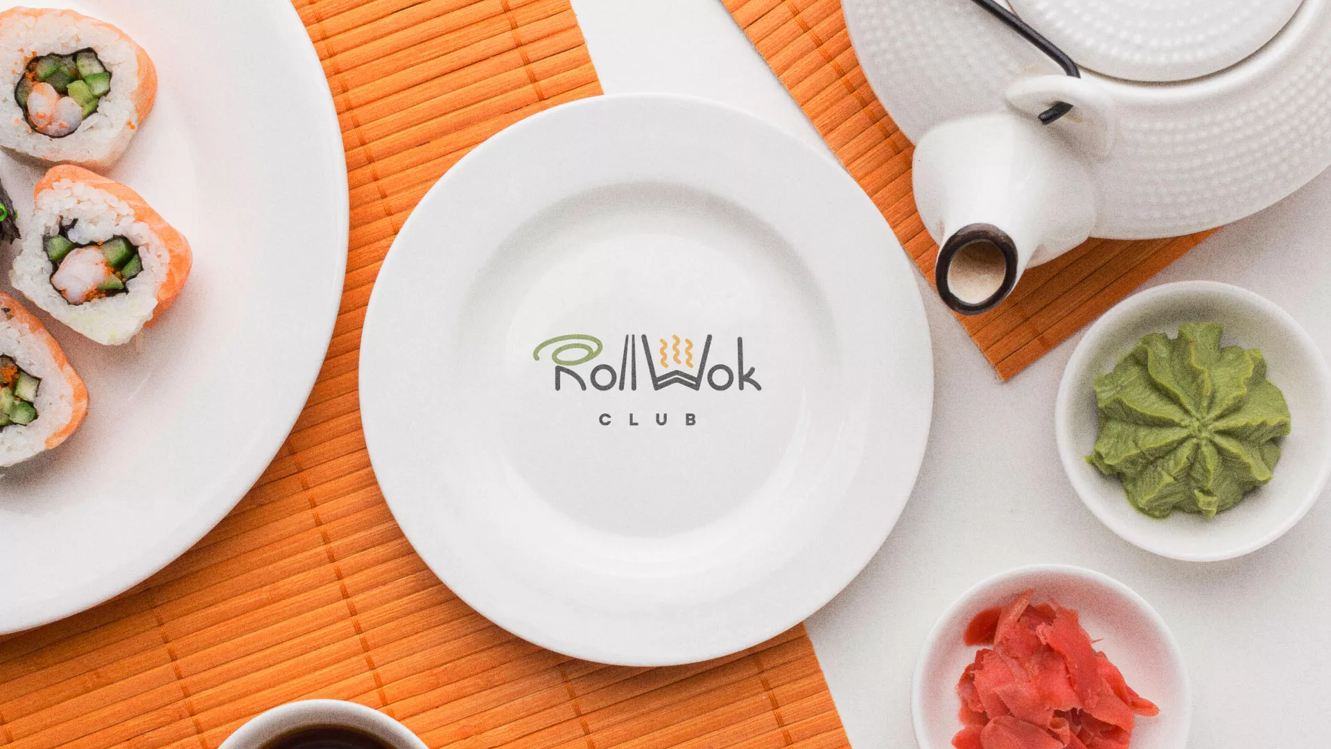 Разработка логотипа и фирменного стиля в Лесном для суши-бара «Roll Wok Club»
